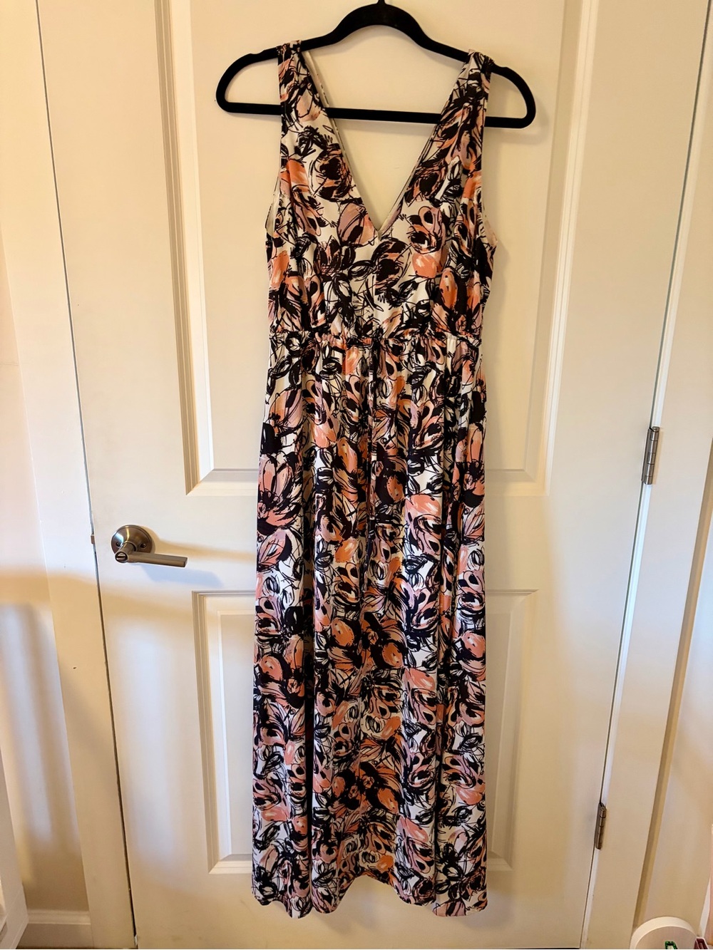 Leith Peach, Black and White Floral V-Neck Maxi Dress